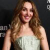 Chloe Fineman, Saturday Night Live sahnesinde bir karakter canlandırırken