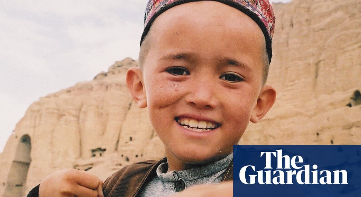Mir Hüseyin'in 25 Yıl Afganistan'da belgeselinden bir sahne.