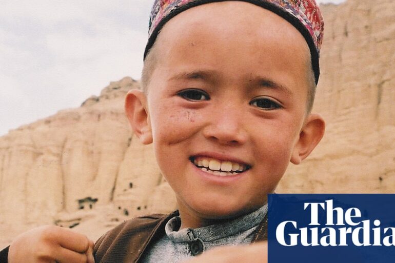 Mir Hüseyin'in 25 Yıl Afganistan'da belgeselinden bir sahne.