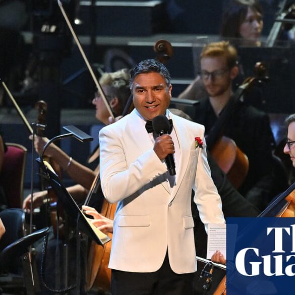 Proms sahnesinde James Bond müzikleri, Wham! Çin belgeselinden bir sahne, Lee Miller filminden Kate Winslet ve Black Panther filminden Chadwick Boseman