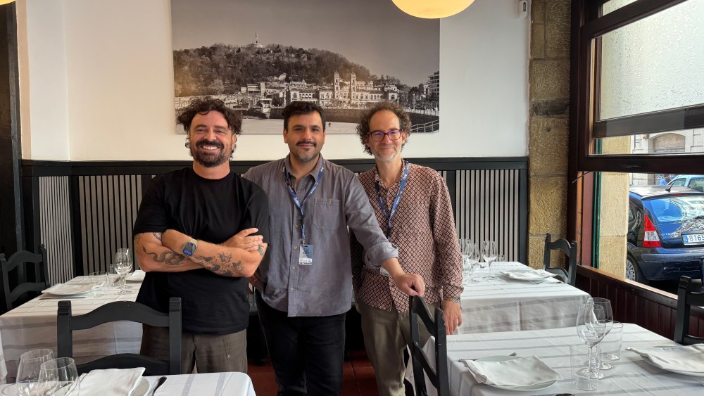 Matías Rojas ve David Matamoros, Dog Legs filmi projesi hakkında konuşurken