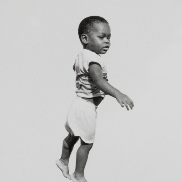 Şikago Çağdaş Fotoğraf Müzesi'nde sergilenen "Emmett Till Yaşasaydı" başlıklı fotoğraf sergisinden bir görünüm.