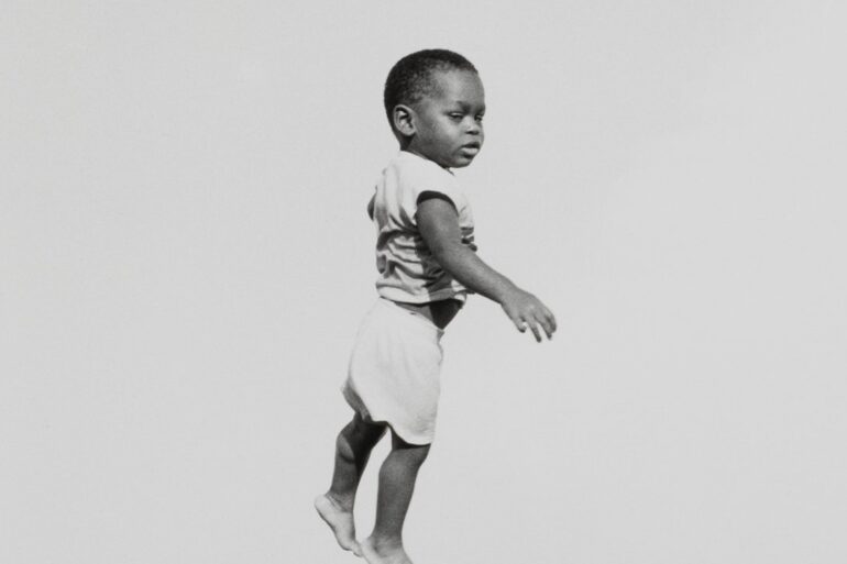 Emmett Till’in Yaşamı Yeniden Hayal Ediliyor: Şikago’da Anlamlı Bir Fotoğraf Sergisi