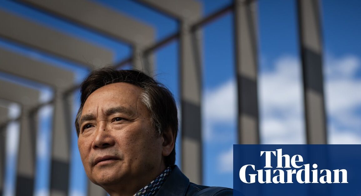 Li Cunxin'in yeni anı kitabı 'Şanslı Oğul'un kapağı ve balet Li Cunxin