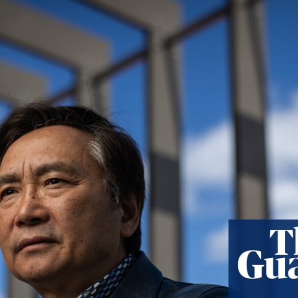 Li Cunxin'in yeni anı kitabı 'Şanslı Oğul'un kapağı ve balet Li Cunxin